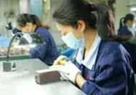Manual mold polishing